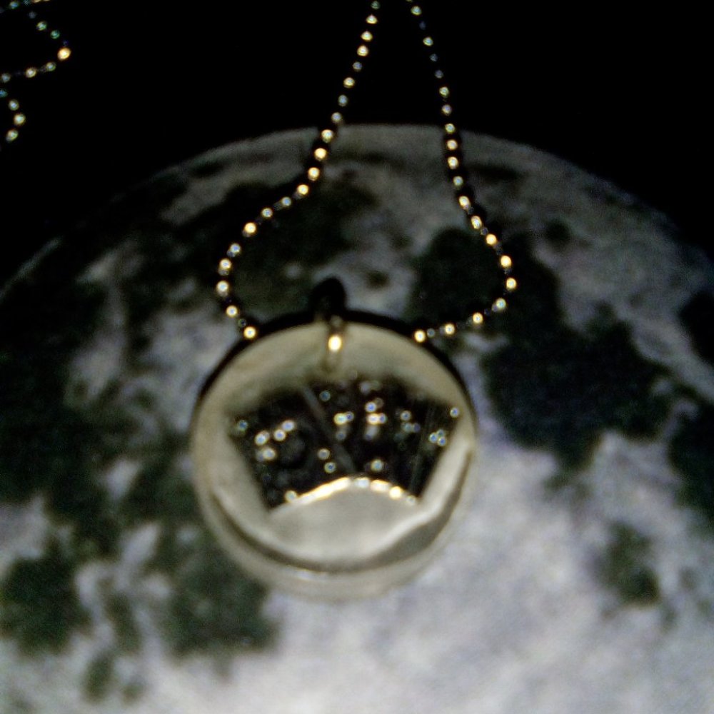 4/ $20 "lucky hand" "poker face"